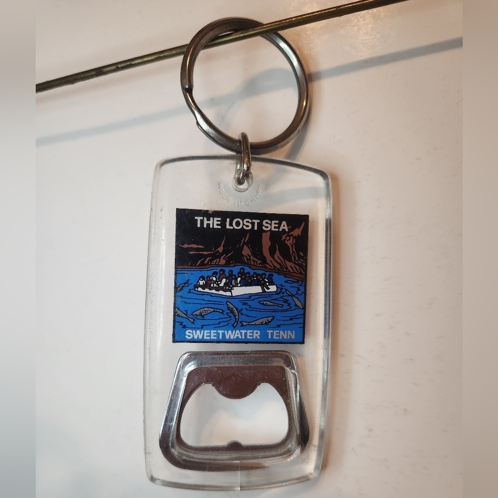 The Lost Sea Acrylic Bottle opener Keychain - Picture 4 of 5